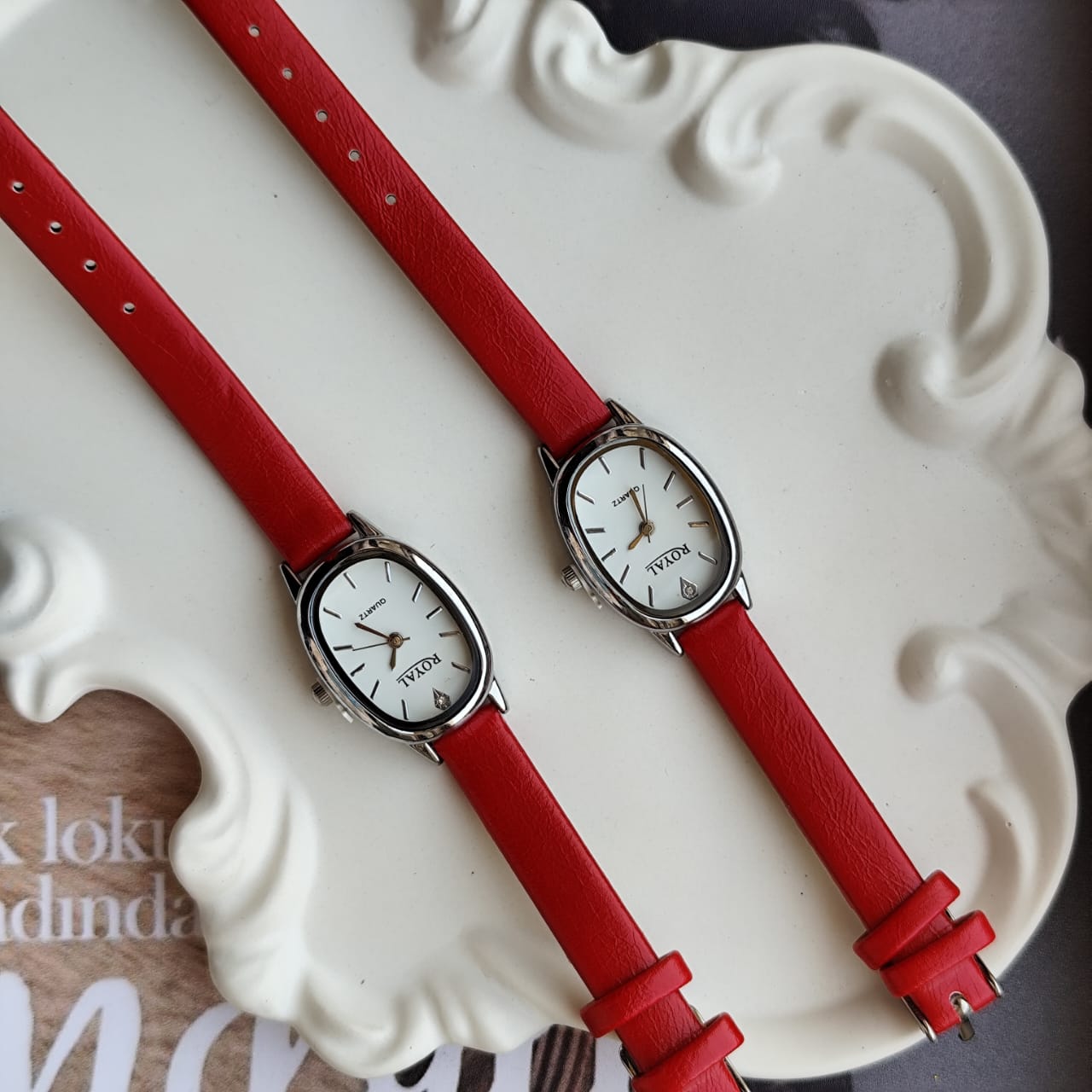 ساعت بندچرمی قرمز